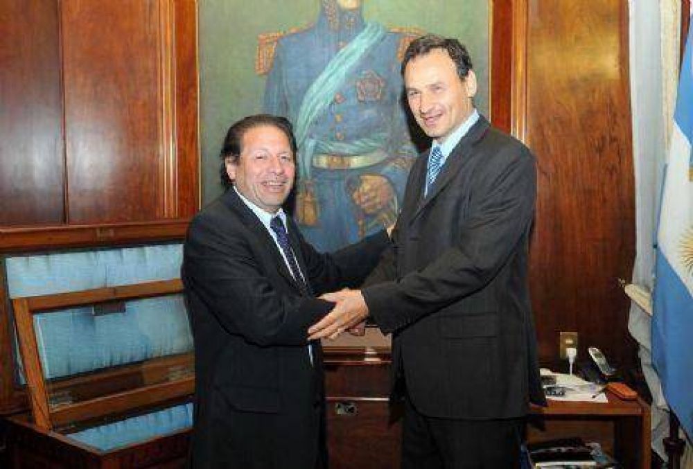 Concejal denarva�sta de Almirante Brown se pasa a las filas de Bruera 
