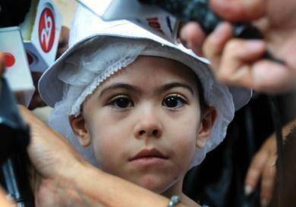Fiscal pide indagar a funcionarios porte�os por accidente de Zahira
