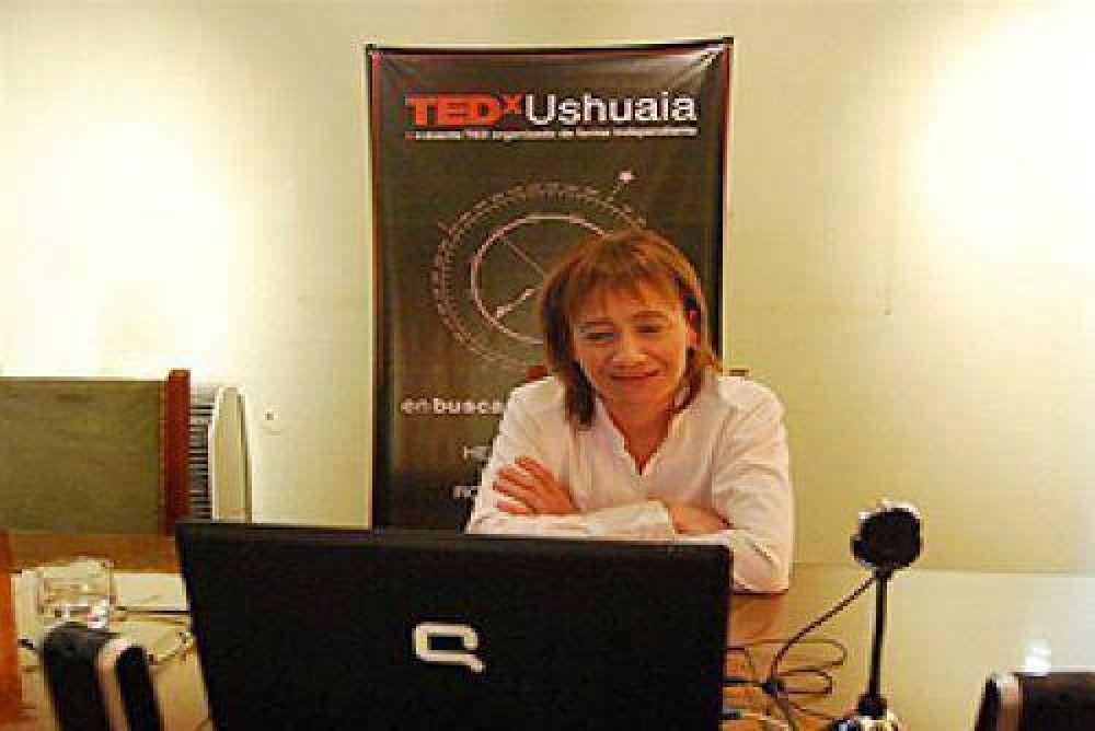 R�os se convirti� en la primera personalidad pol�tica Argentina en hablar para la red TED.com 