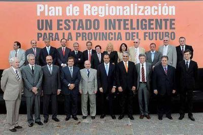 Eseverri con Scioli en anuncio de la ley de regionalizaci�n