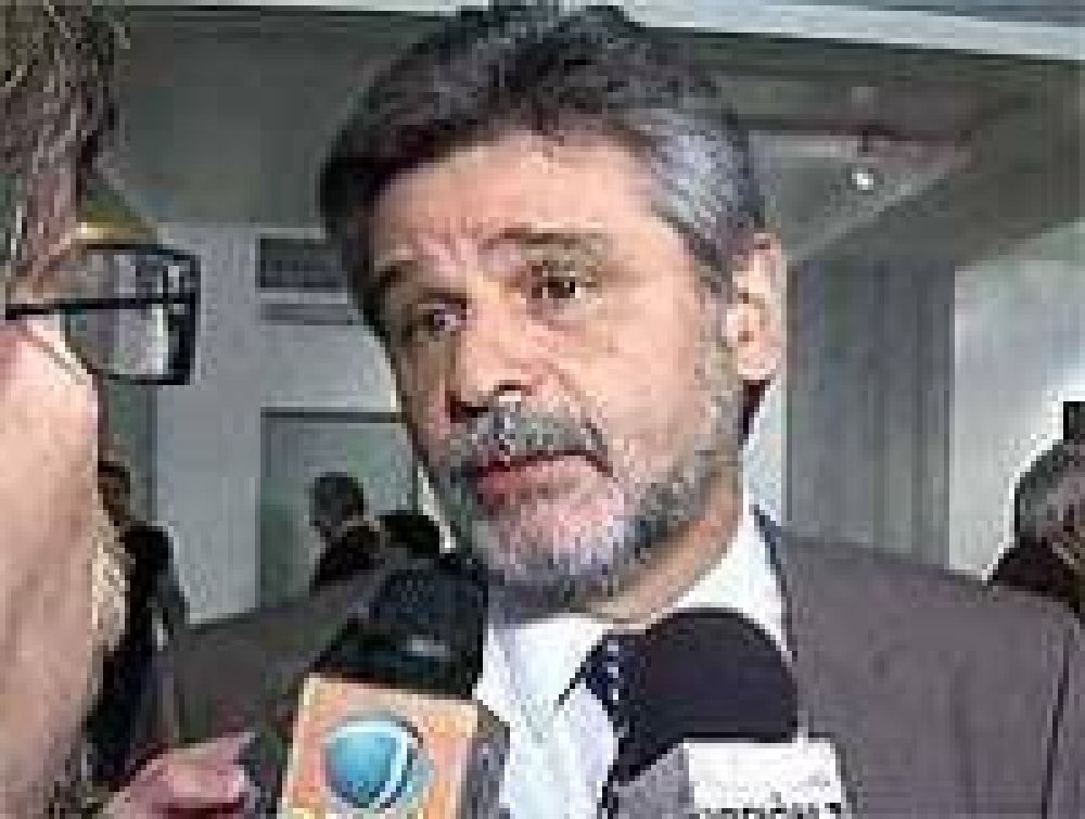 Macri no debe culpar a los inmigrantes ni al Gobierno y debe asumir su responsabilidad
