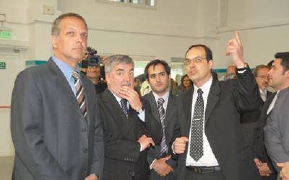 Das Neves y Buzzi recorrieron el centro de almacenaje de OCASA