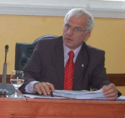 Longhi destac� que el municipio comience a utilizar agua "sin tratar" para el riego en la v�a p�blica