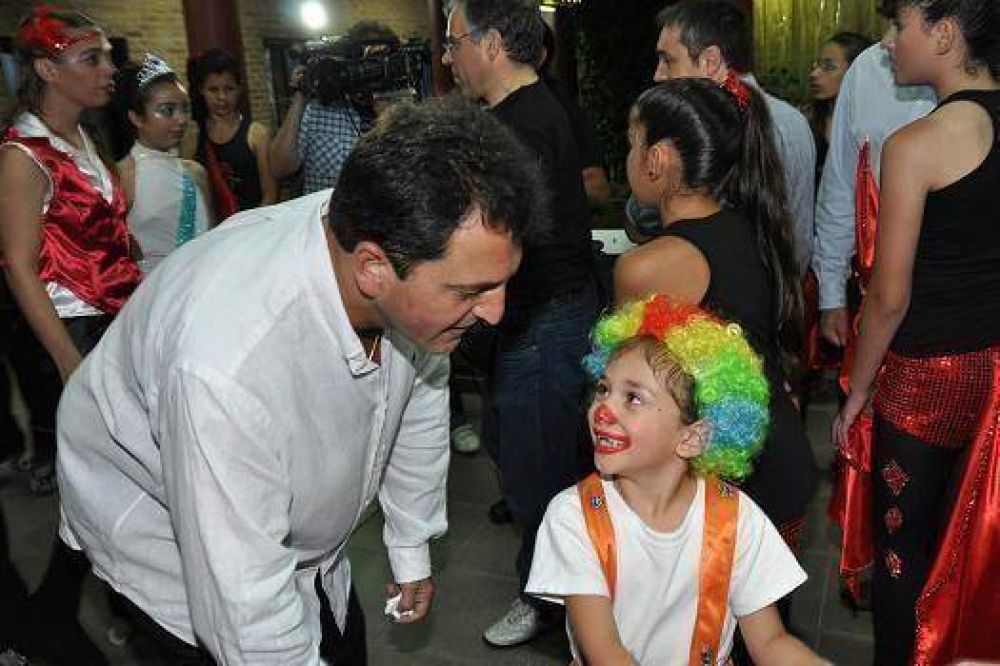 La Escuela Municipal de Pat�n de Tigre cerr� el a�o junto a Massa