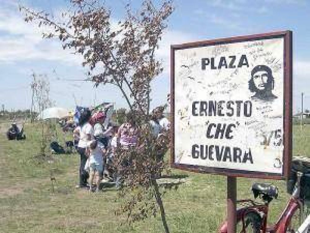 ealizan una pe�a para construir una salita en el Barrio 14 de Febrero