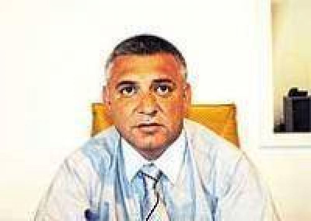 Macri sigue con la pol�tica del spa y el champagne, afirm� el radical Marcelo Montero
