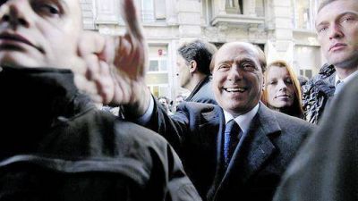 El Parlamento comienza a debatir si Berlusconi se queda en el poder