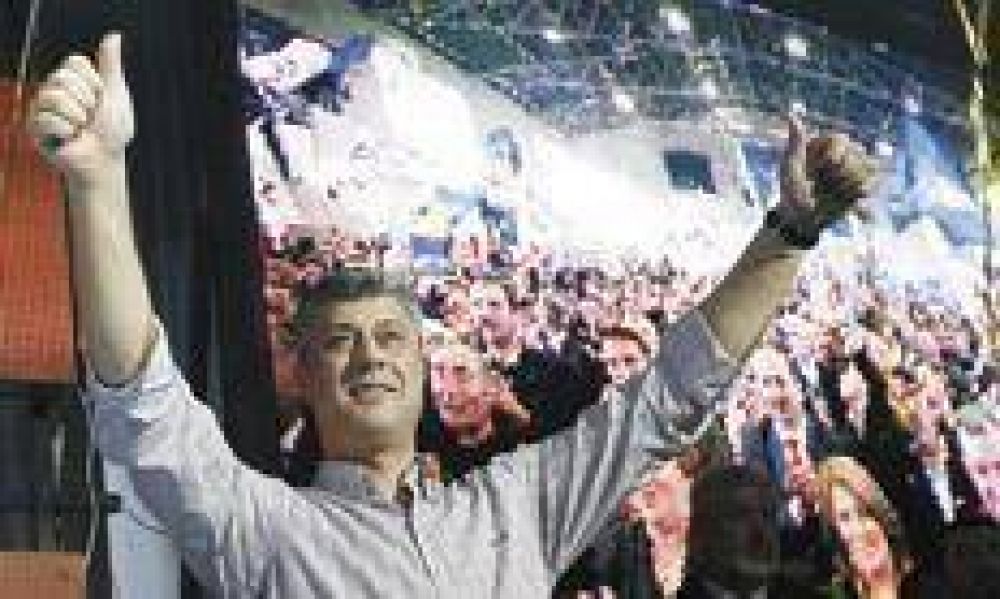 Gan� el favorito, pero necesitar� socios