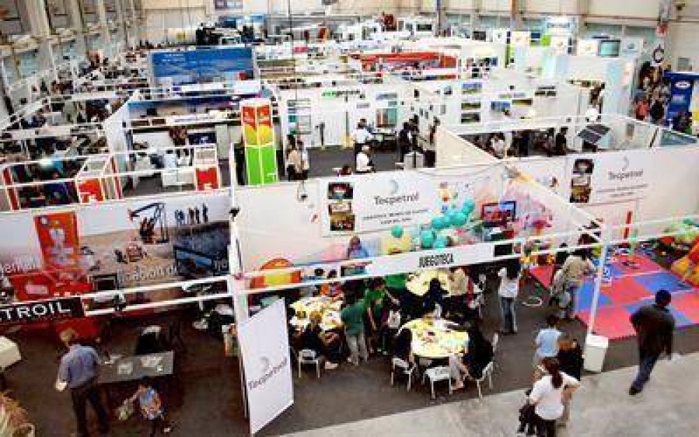 La industria petrolera exhibe todo su desarrollo en la ExpoPymes