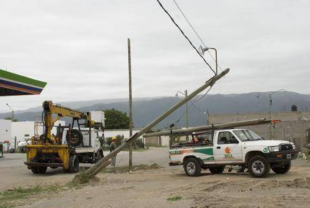 En la localidad de San Mart�n el servicio se podr�a restablecer ma�ana Fuertes vientos causaron da�os y dejaron sin luz varios sectores