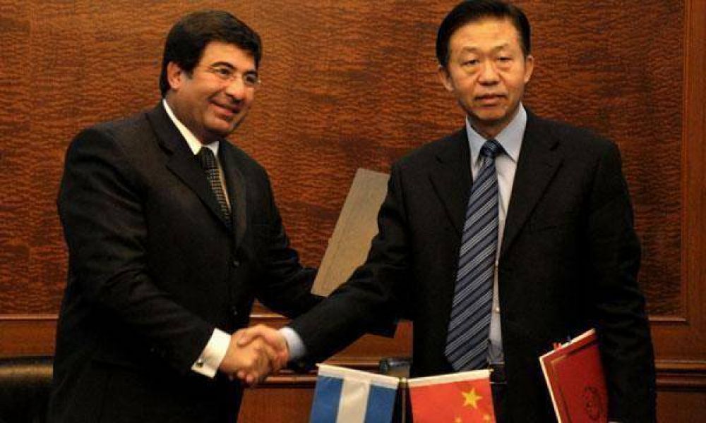 Argentina y China firmaron un acuerdo fiscal para combatir la evasi�n en las importaciones