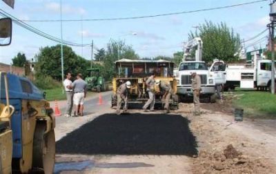 Siguen los trabajos de pavimentaci�n