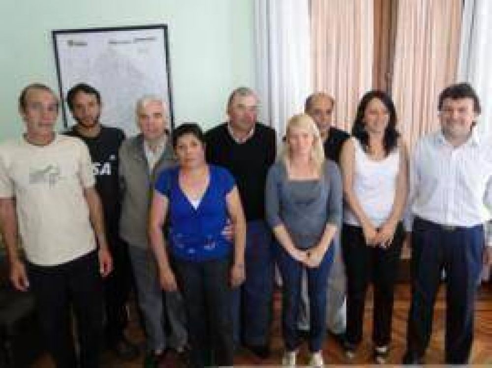 Nueve de Julio Battistella entreg� subsidios a productores