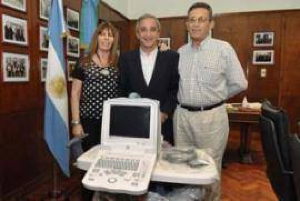General Viamonte Salud entreg� equipamiento al municipio de General Viamonte