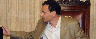 Bruera suma apoyo hasta de Moyano para adjudicar una pol�mica Planta