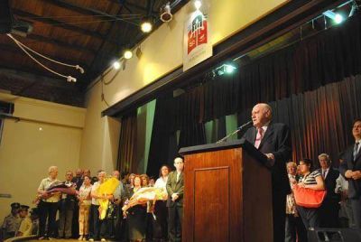 Hurlingham cumpli� 15 a�os de autonom�a a toda fiesta con la Solidaridad como eje