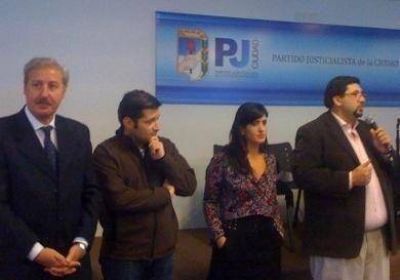 El peronismo porte�o despide el a�o con una megacena en Costa Salguero
