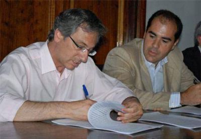 Municipio y Malvinas firmaron contrato por la recolecci�n y tratamiento de residuos 