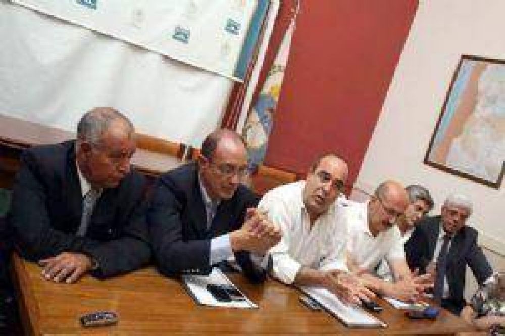 Radicales se sienten enga�ados y buscan anular decreto de Jaque
