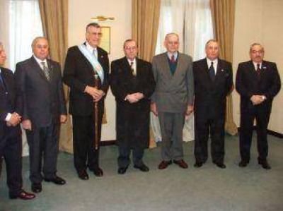 Los jueces que se quieren jubilar piden aumento de sueldo 