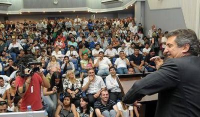 Urribarri asegur� que en "otros a�os hubo un liderazgo inconducente"