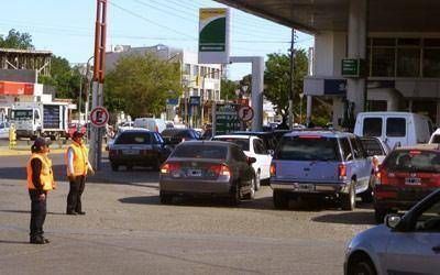 En Santa Cruz intimaron a YPF para que liberara combustible almacenado