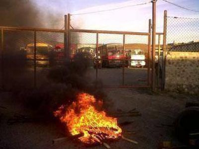 Liberan ruta y toman el Corral�n Municipal