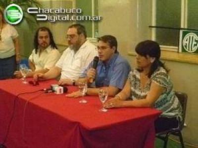 Se entregaron los boletos de compra venta de los terrenos a los empleados municipales