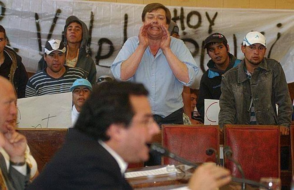 Acci�n Marplatense responde, y duramente