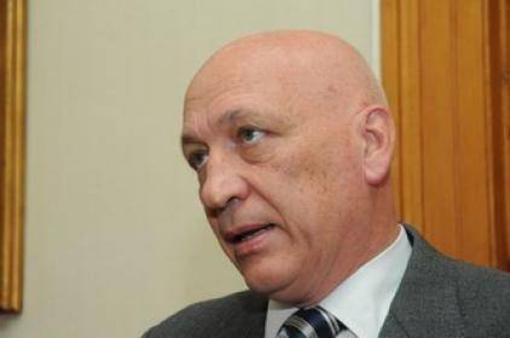 Mensaje de Bonfatti a Amsaf�: "Si quieren hay paritarias el 2 de enero"