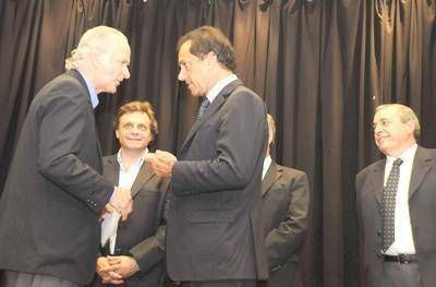 Garivoto entreg� subsidios y dijo que acompa�ar� a Cristina