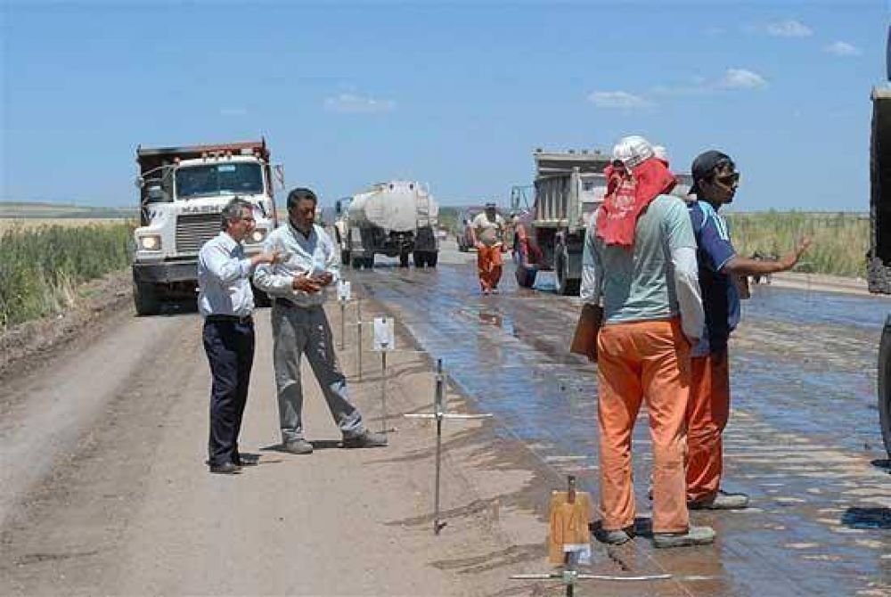 M�s de la mitad del enlace de ruta 3 y 226 ya fue pavimentado y la obra est� en su tramo final 