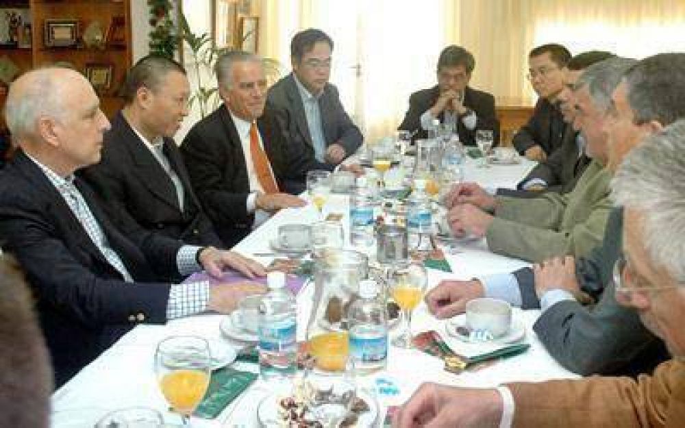 Los nuevos due�os de Pan American pasaron por Chubut