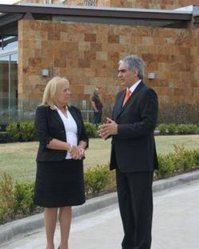 Junto a Scioli: Stella Giroldi en el Seminario Internacional �Aportes para la Regionalizaci�n de la Provincia�