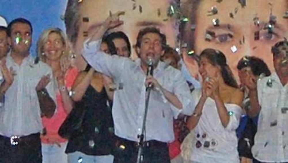 Sigue la pelea por la fecha electoral