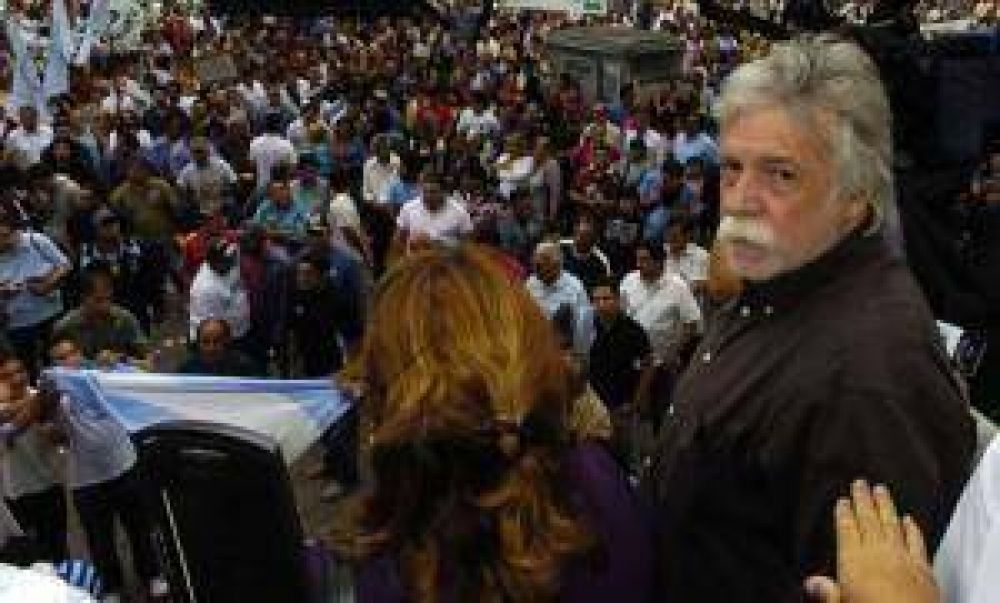 El Suoem jug� una carta por los contratados