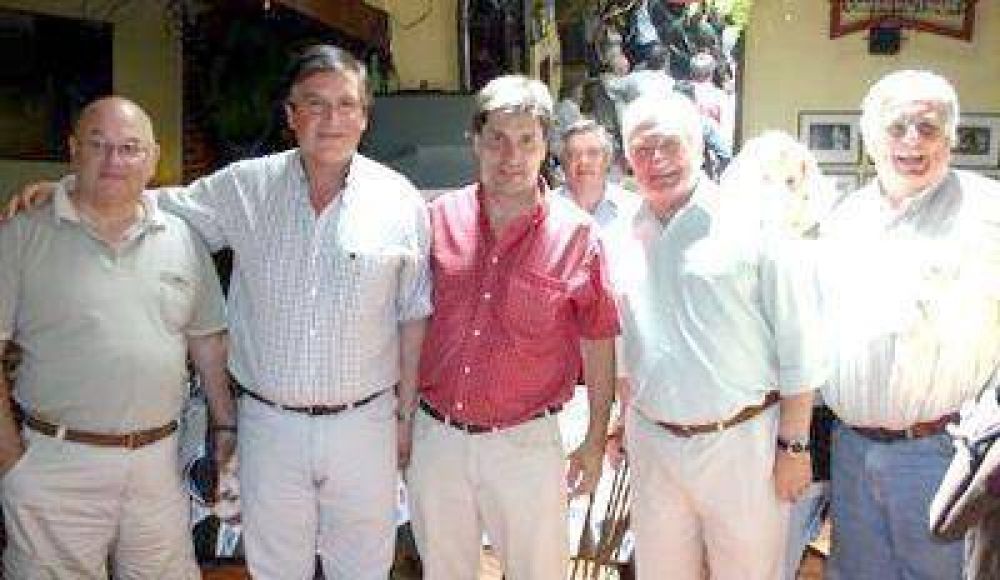 Importante respaldo a Ricardo Alfons�n