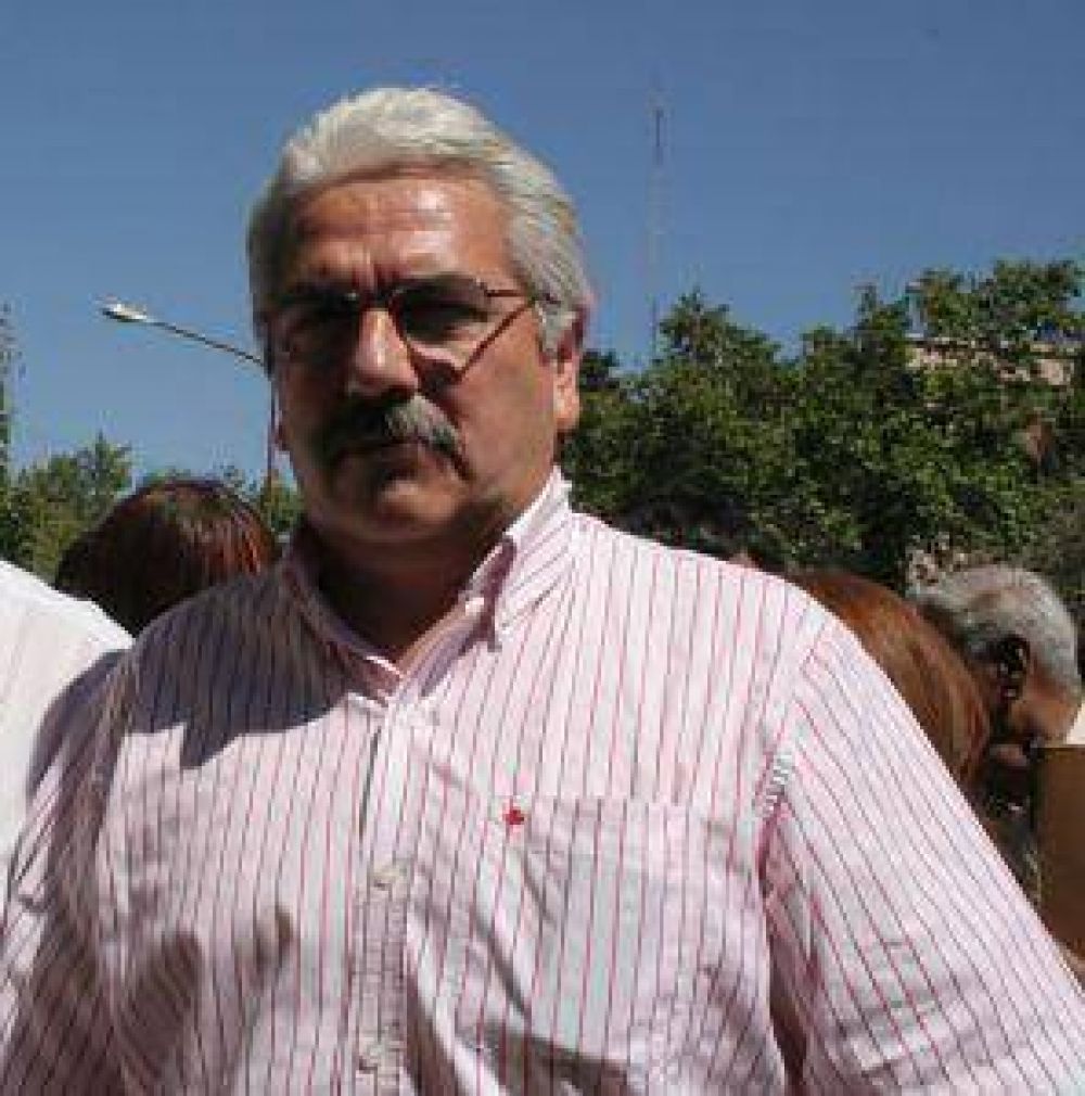 Gabriel Pacheco: �Los empleados p�blicos deben tener un sistema de ingreso y estar escalafonados� 