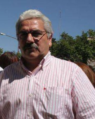 Gabriel Pacheco: �Los empleados p�blicos deben tener un sistema de ingreso y estar escalafonados� 