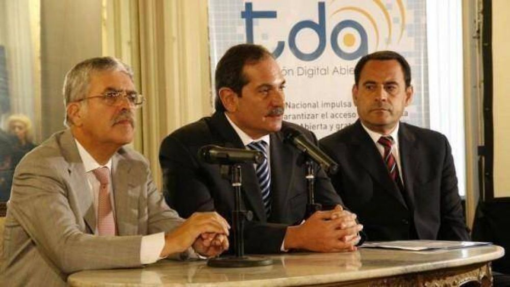 Alperovich y De Vido pusieron en marcha la TV Digital