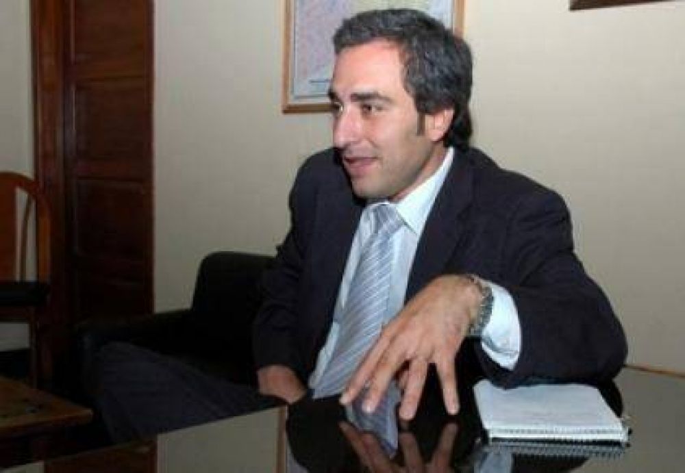 Mart�nez: "Parece una lucha de tah�res"