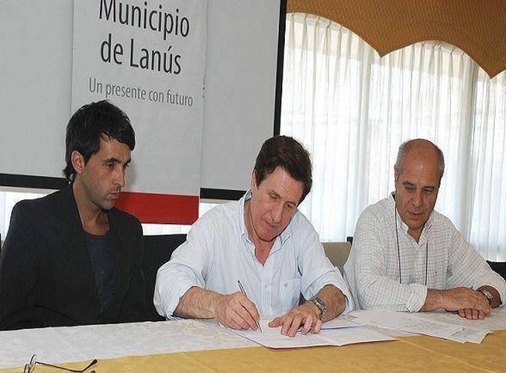 LAN�S FIRM� UN CONVENIO PARA COMPLETAR EL PLAN DE URBANIZACI�N DE VILLAS Y ASENTAMIENTOS