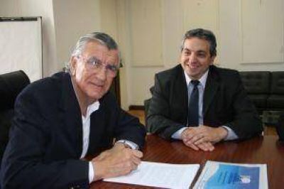 Gioja en Buenos Aires: La Provincia firm� convenio para conexiones con fibra �ptica 