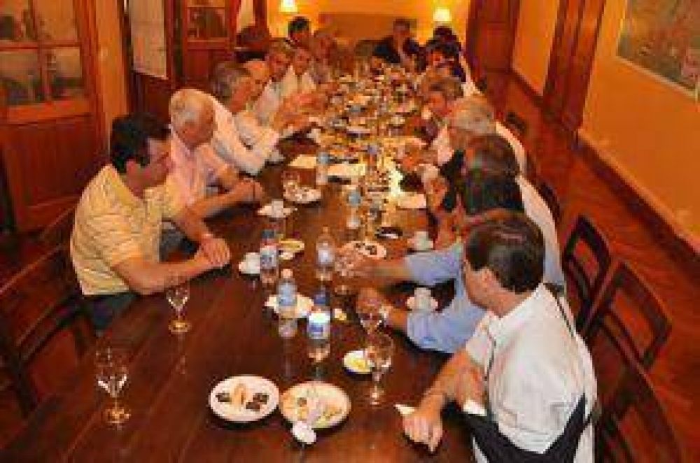 La mayor�a de los intendentes paga hoy los $700 