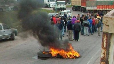 Estatales seguir�n cortando calles y rutas de la provincia