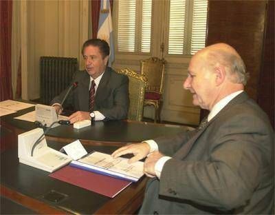 Matzkin en el lanzamiento de Duhalde