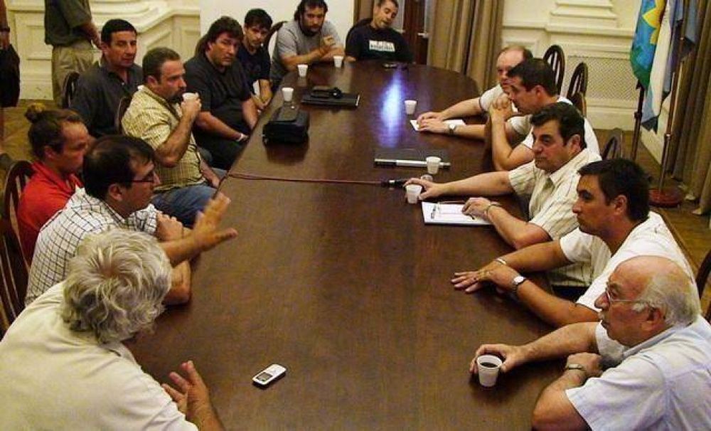 TENSA REUNION ENTRE BOLICHEROS Y AUTORIDADES POR LA NOCTURNIDAD