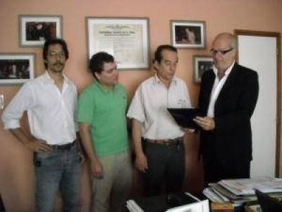 Limia denunci� a Gol�a ante el Defensor del Pueblo de la Provincia