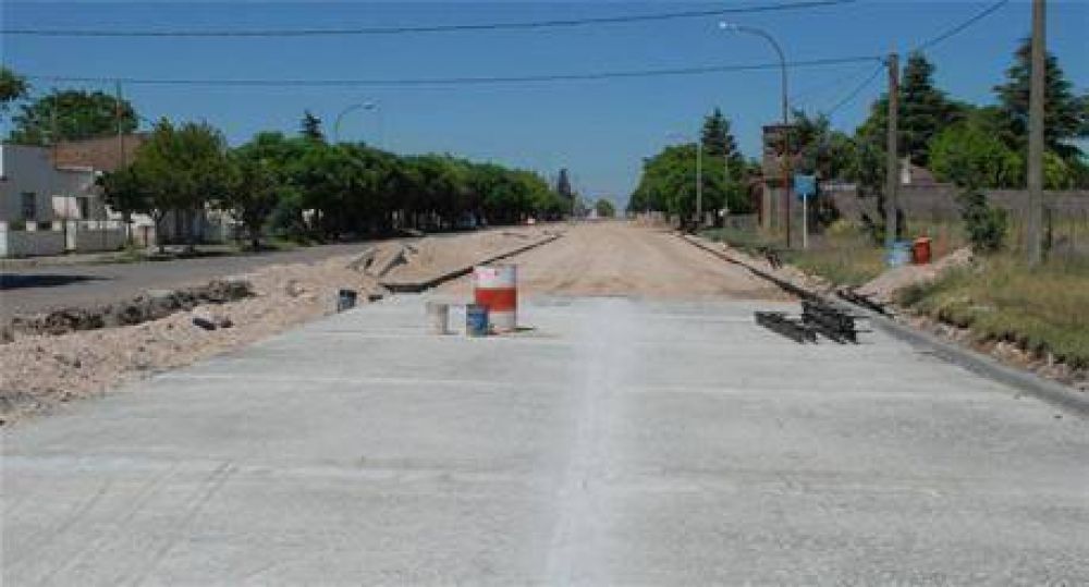 Avanza la pavimentaci�n en las localidades