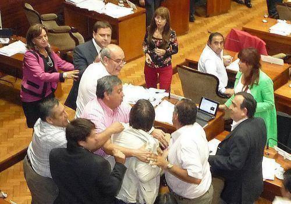 Bochornosa sesin en la Legislatura de Jujuy